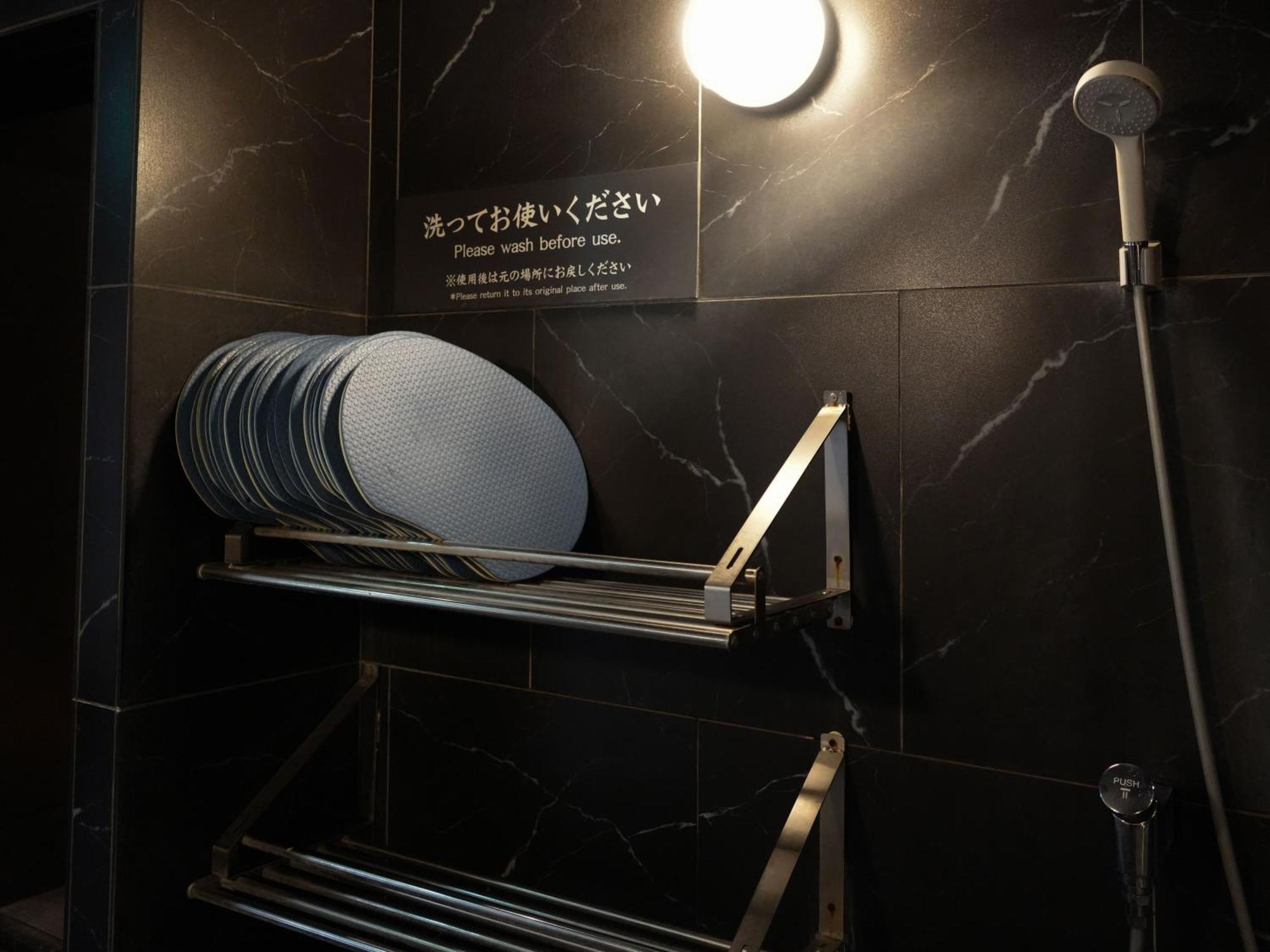 Rembrandt Cabin & Spa Shimbashi - Caters To Men Tokió Kültér fotó